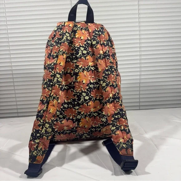 Marc Jacobs Backpack - Quilted Floral Nylon - Pink and Blue Excellent Condition - Picture 3 of 15